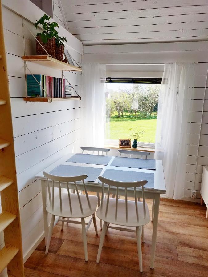 Lillstugan - Centralt Och Havsnaera I Lugnt Villomrade Falkenberg Kültér fotó
