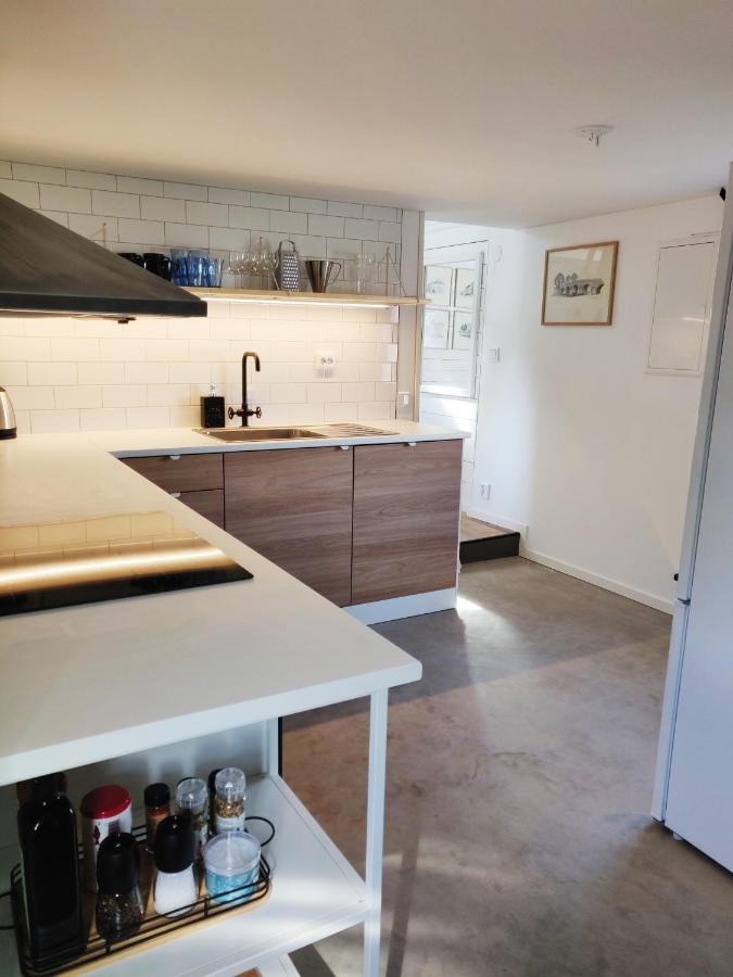 Lillstugan - Centralt Och Havsnaera I Lugnt Villomrade Falkenberg Kültér fotó