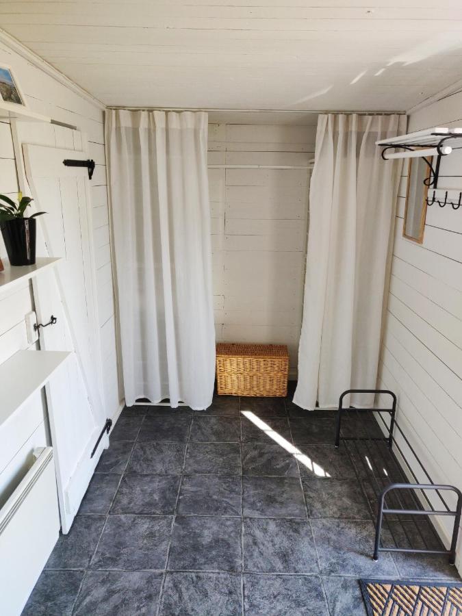Lillstugan - Centralt Och Havsnaera I Lugnt Villomrade Falkenberg Kültér fotó