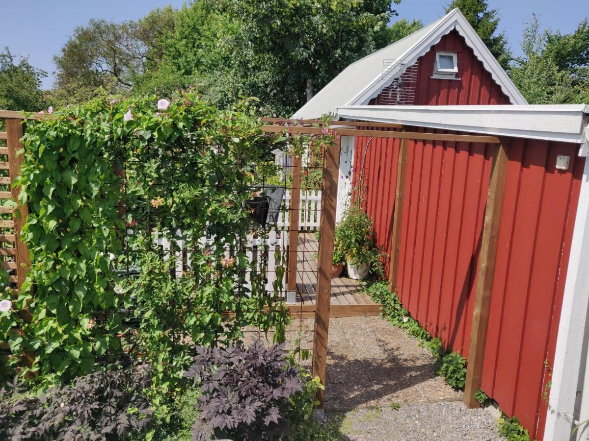 Lillstugan - Centralt Och Havsnaera I Lugnt Villomrade Falkenberg Kültér fotó